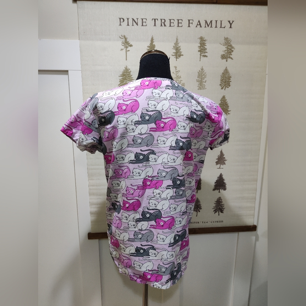 Cassandra O Women’s Scrub Top | Cat Print | Pink Gray Black | Size Small - Picture 4 of 8